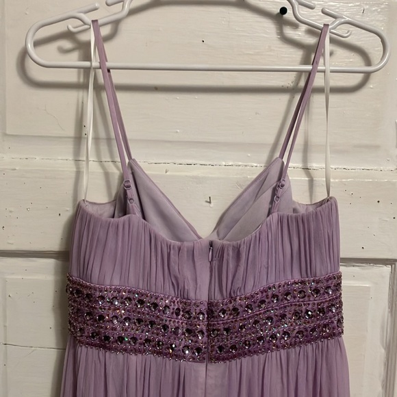 Like new !  100% silk chiffon , lilac color dress with beaded embellishments. - Picture 6 of 15